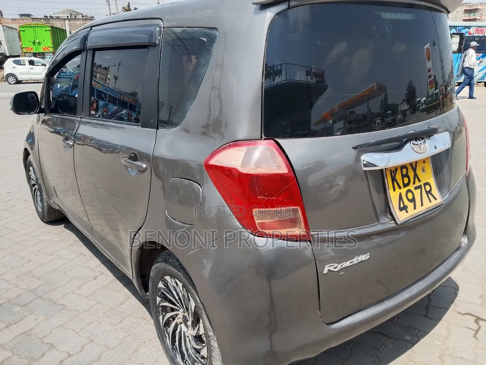 Toyota Ractis 2006 Gray