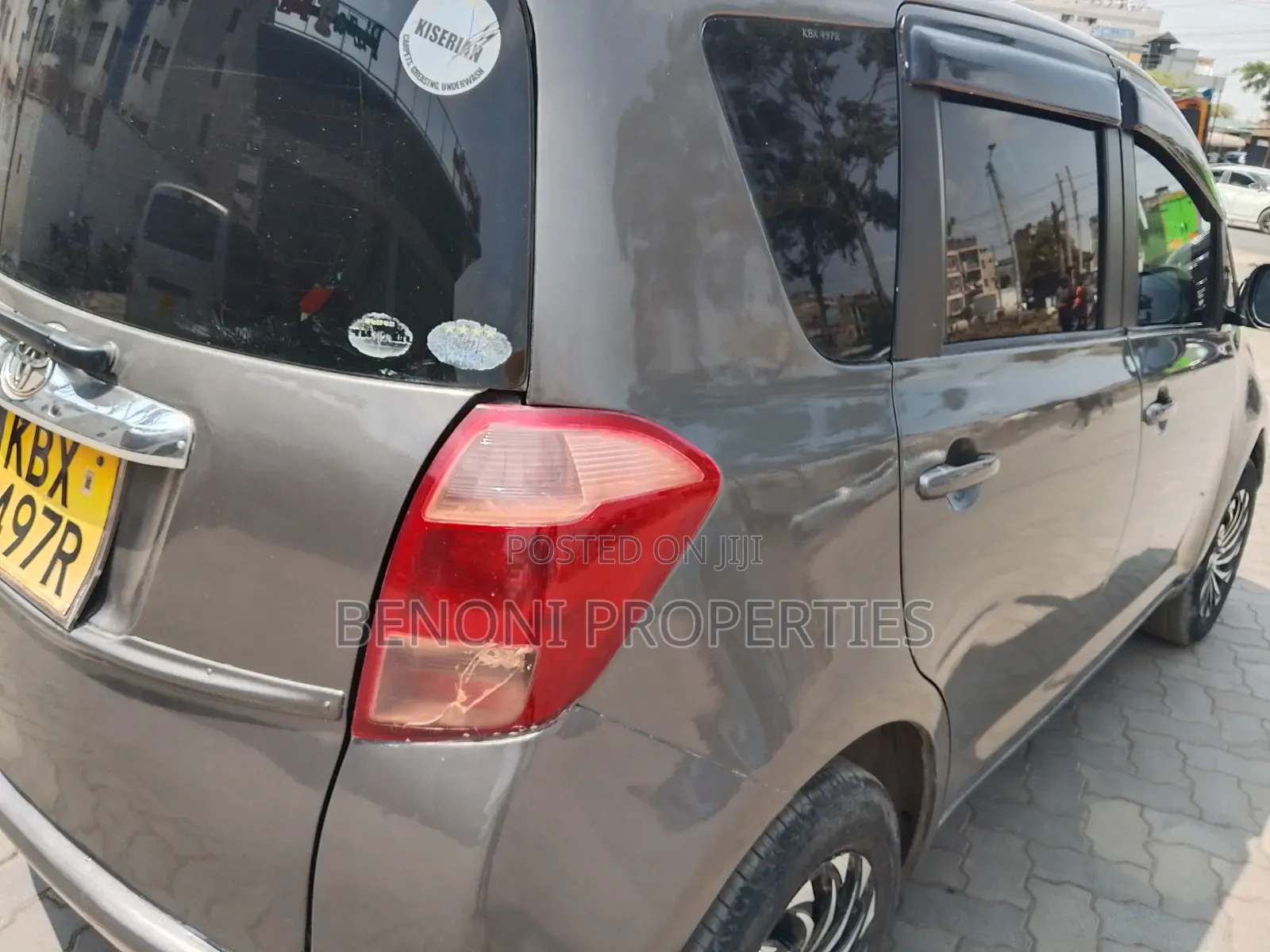 Toyota Ractis 2006 Gray