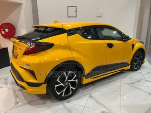 Toyota C-HR 2017 Yellow