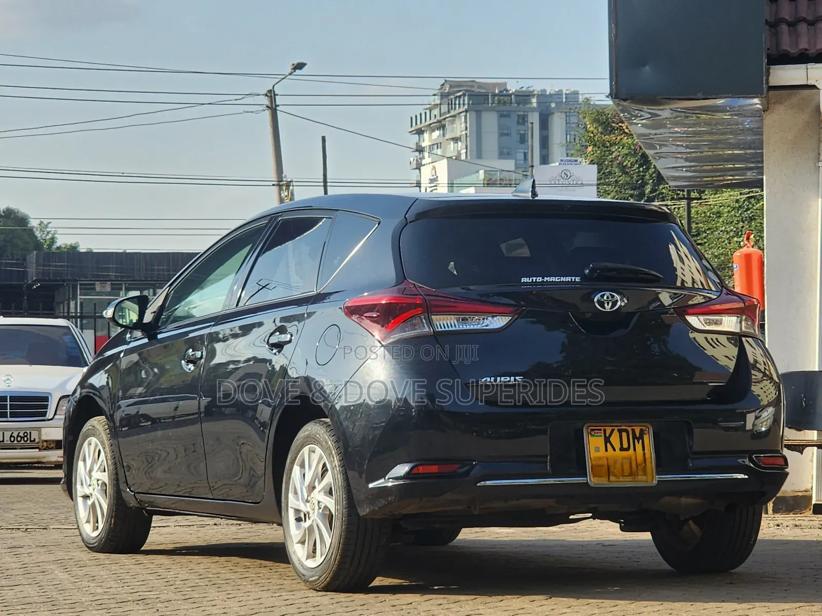 Toyota Auris 2016 Black