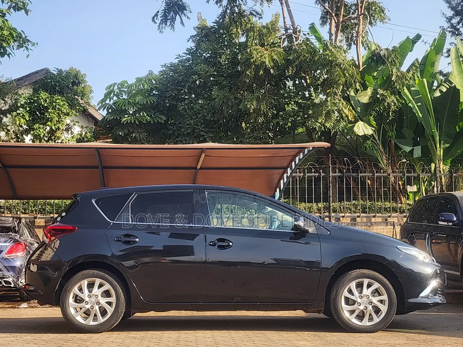 Toyota Auris 2016 Black