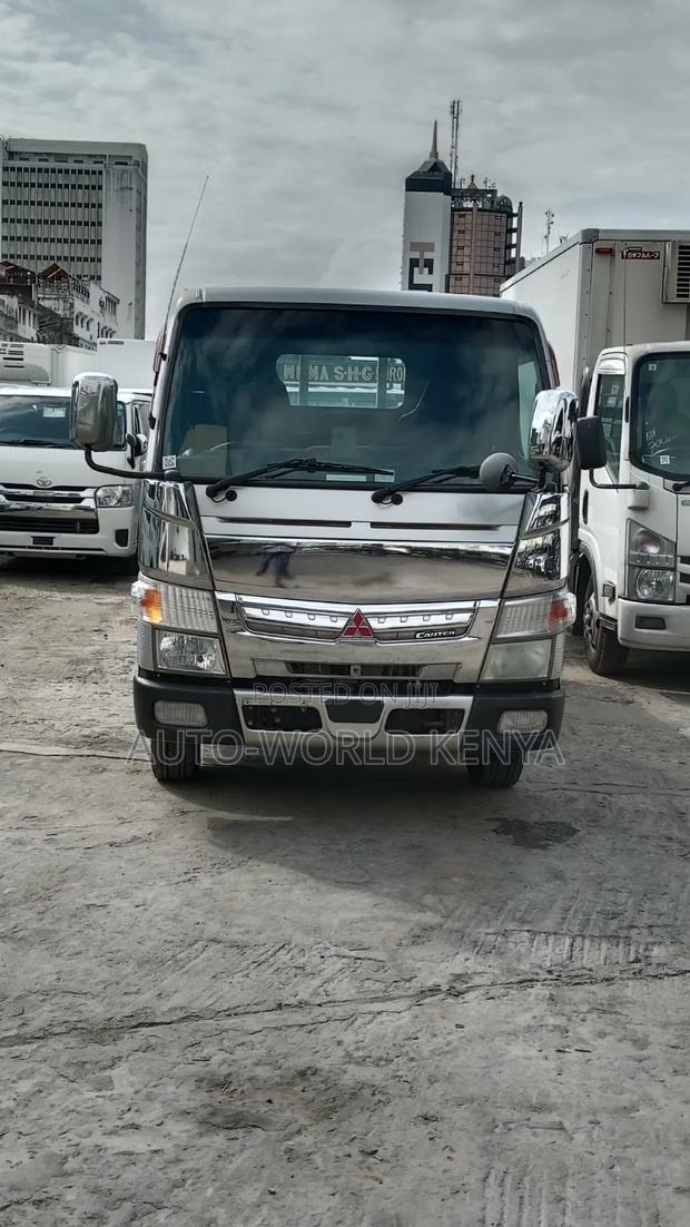 Mitsubishi Fuso Canter 2019 Silver - thumbnail 2