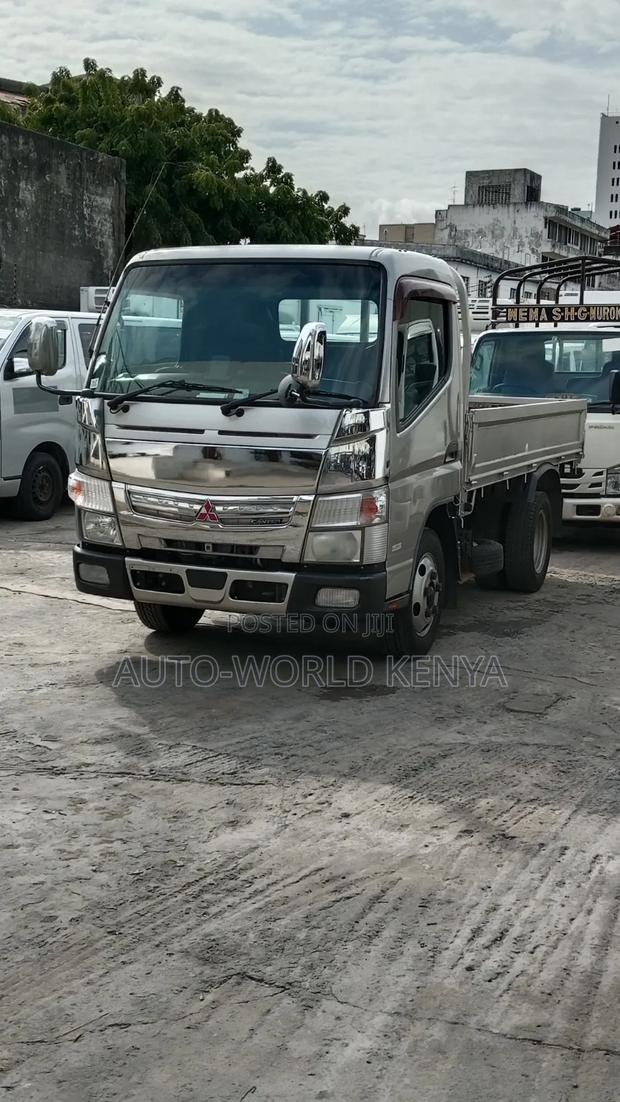 Mitsubishi Fuso Canter 2019 Silver - thumbnail 3
