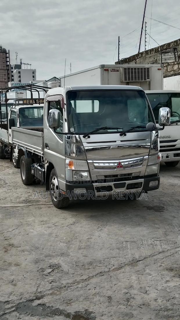 Mitsubishi Fuso Canter 2019 Silver - thumbnail 4