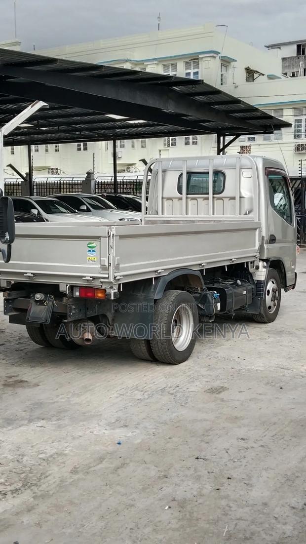 Mitsubishi Fuso Canter 2019 Silver - thumbnail 5