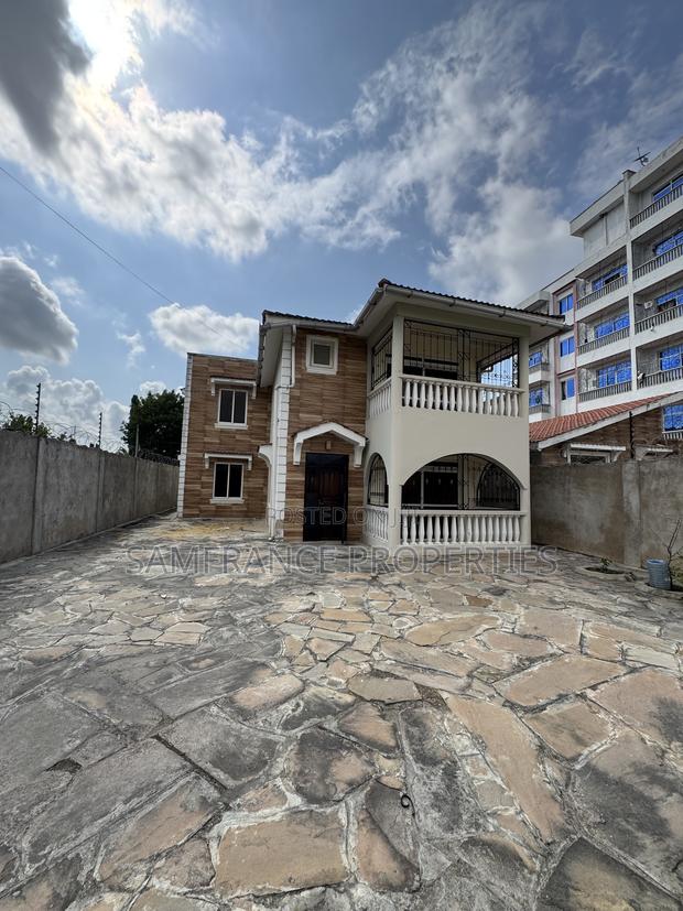 5bdrm Villa in Utange for sale - thumbnail 3