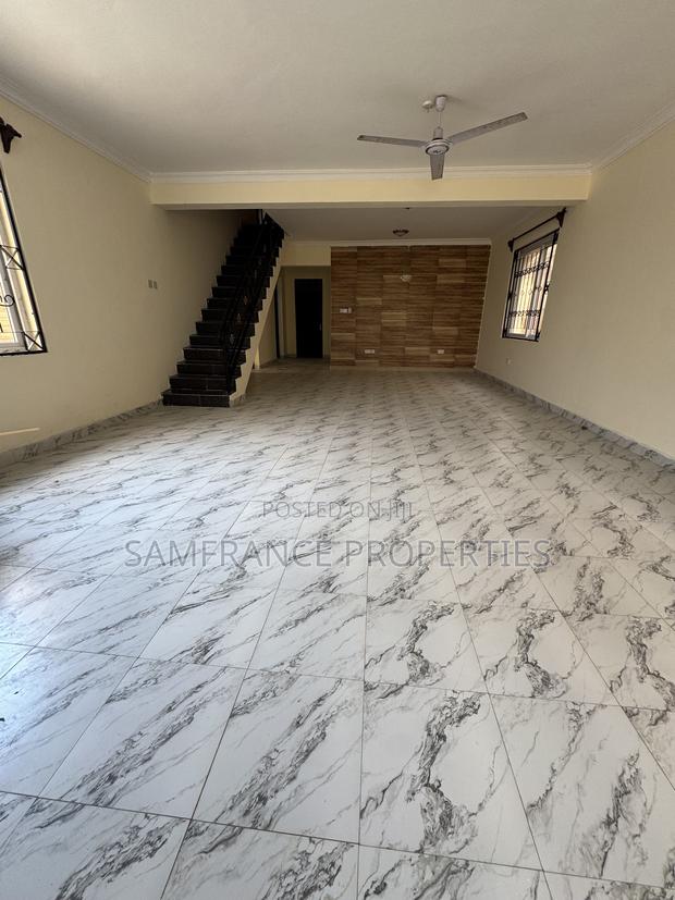 5bdrm Villa in Utange for sale - thumbnail 7