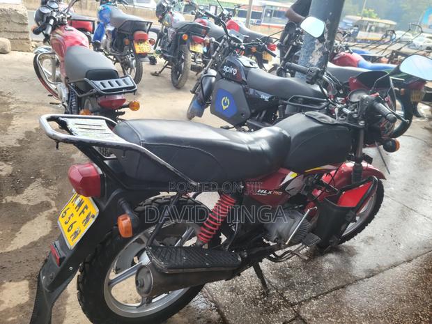 TVS HLX Plus ES 2022 Black - thumbnail 2