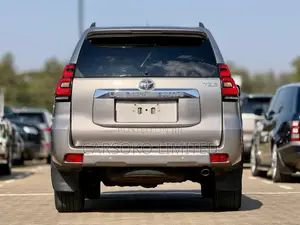 Toyota Land Cruiser Prado 2.8 2017 Brown