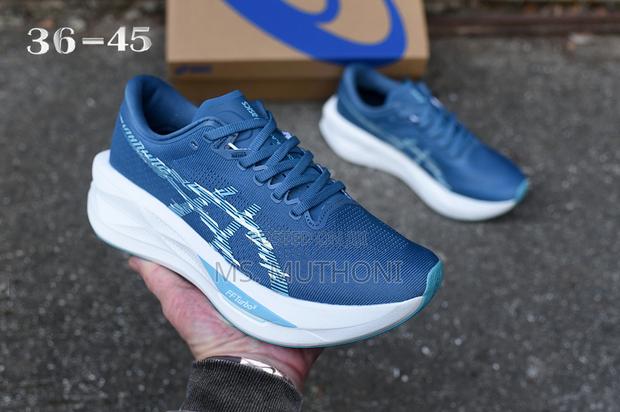 The ASICS Magic Speed 4 Size 39-45 - thumbnail 2