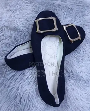 Square Toe Shape, Low Flat Heel Ladies Office Attire and Smart-Casual