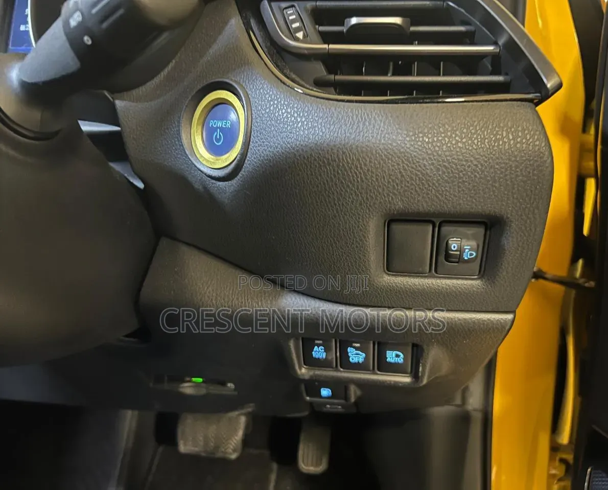 Toyota C-HR 2017 Yellow
