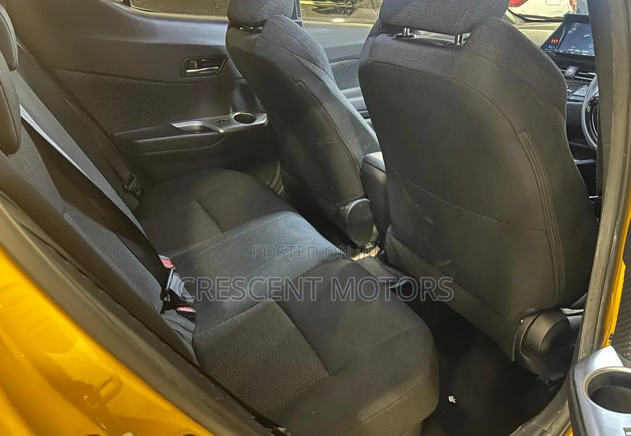 Toyota C-HR 2017 Yellow