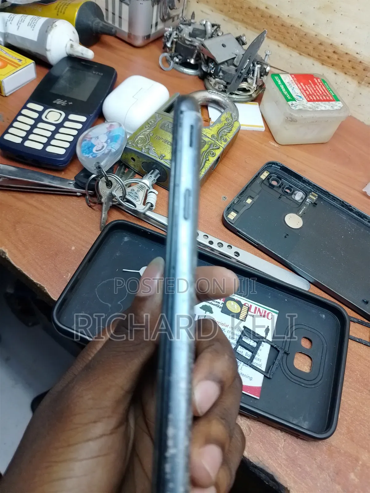 Professional Phones,woofer, Laptops and TV Repairs