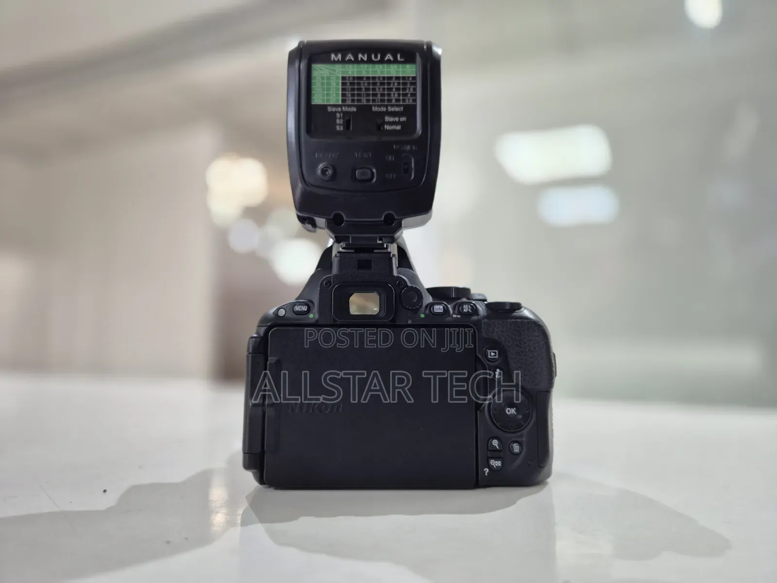 Nikon D5500 With 18-135mm F/3.5-5.6 Ed-if Af-S Dx Lens