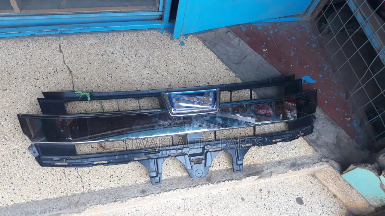 Toyota Noah 2018 Grill