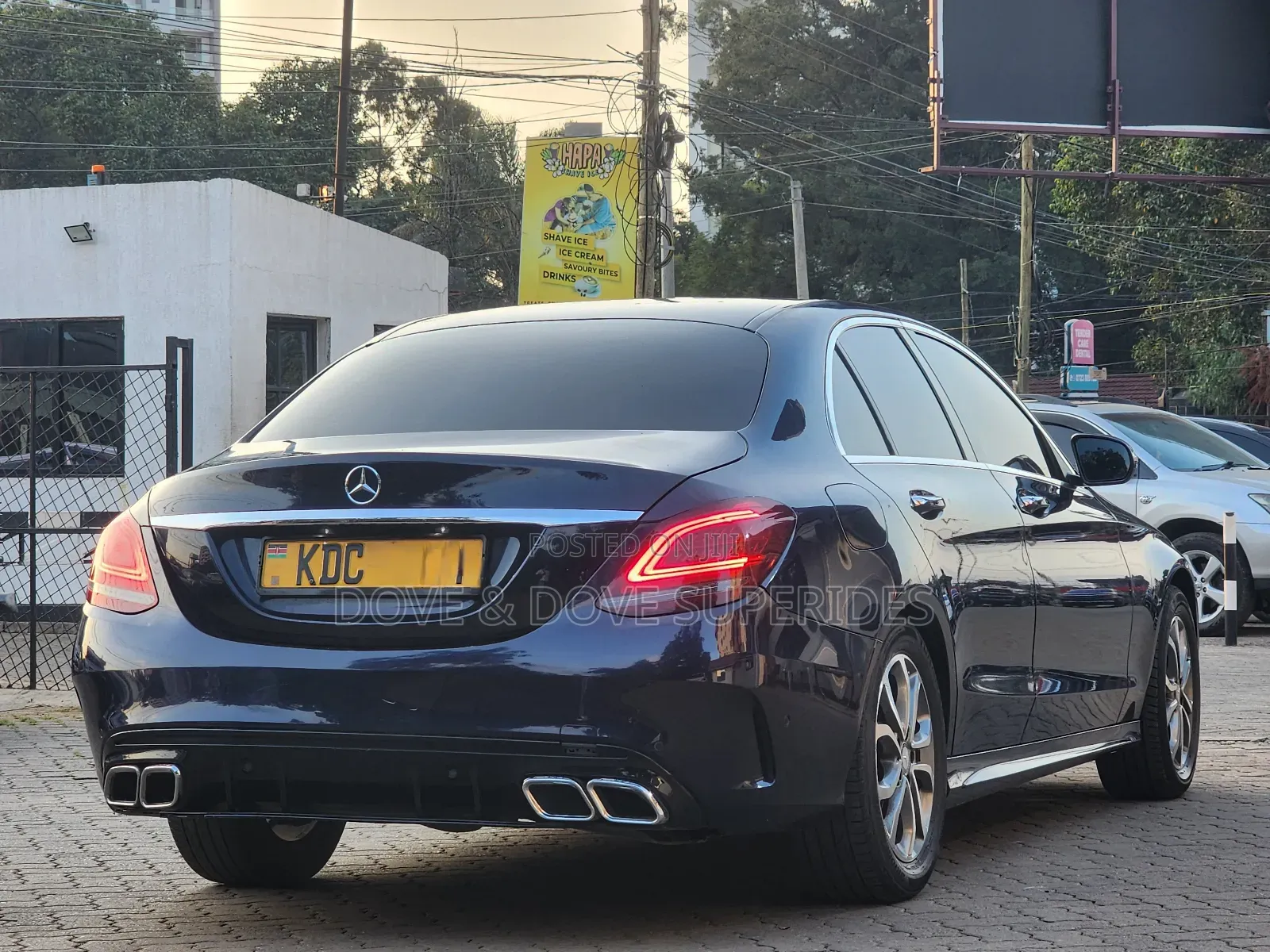 Mercedes-Benz C200 2019 Blue