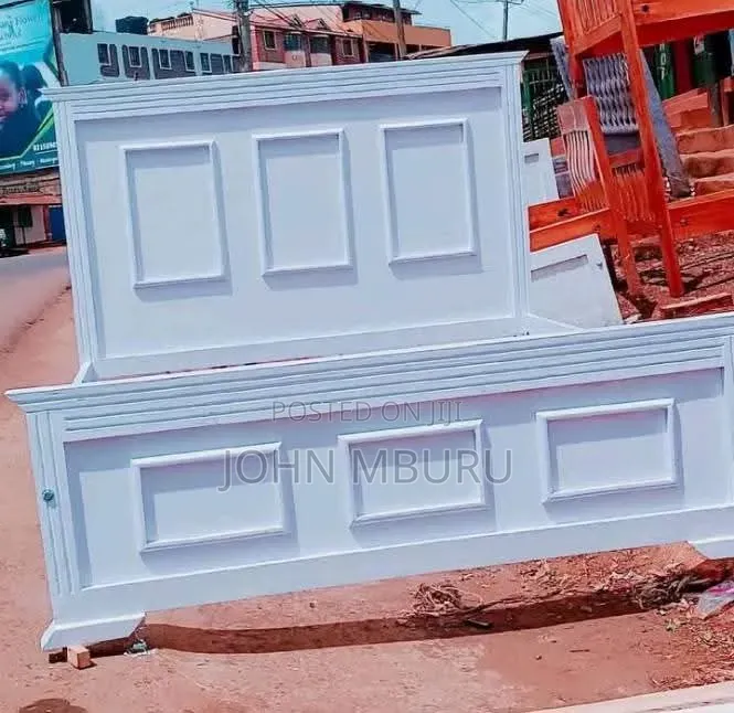 Board Bed 5by6 White in Colour