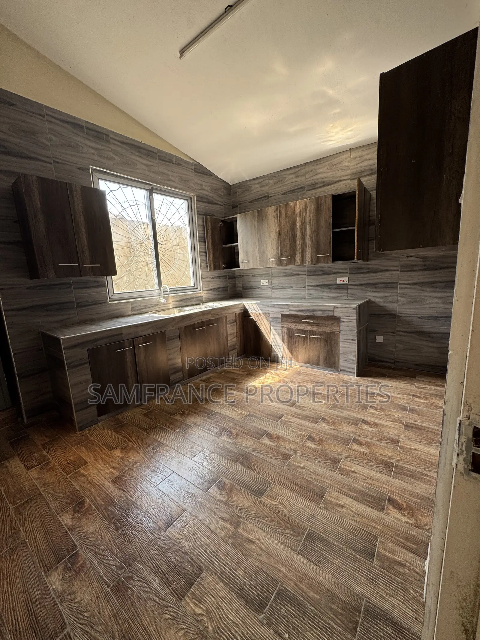 4bdrm Bungalow in Utange for sale
