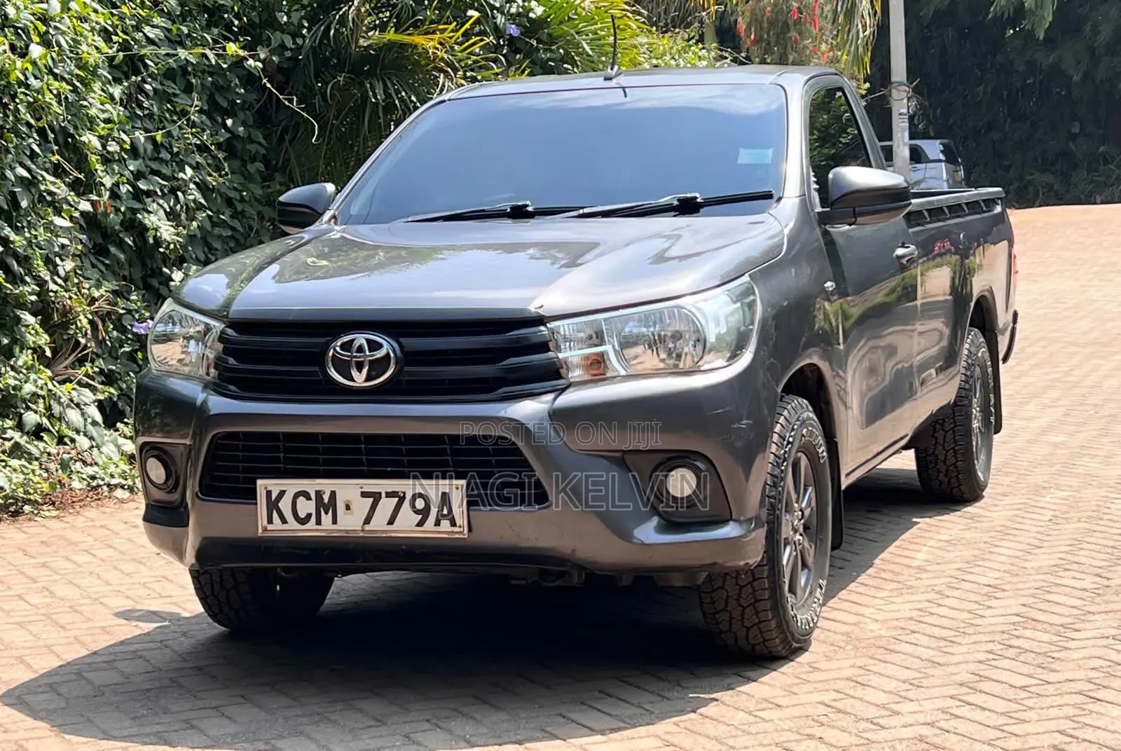 Toyota Hilux 2017 Gray
