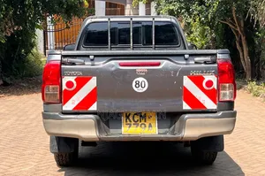Toyota Hilux 2017 Gray
