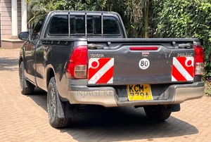 Toyota Hilux 2017 Gray