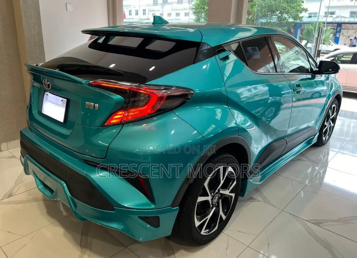 Toyota C-HR 2017 Green