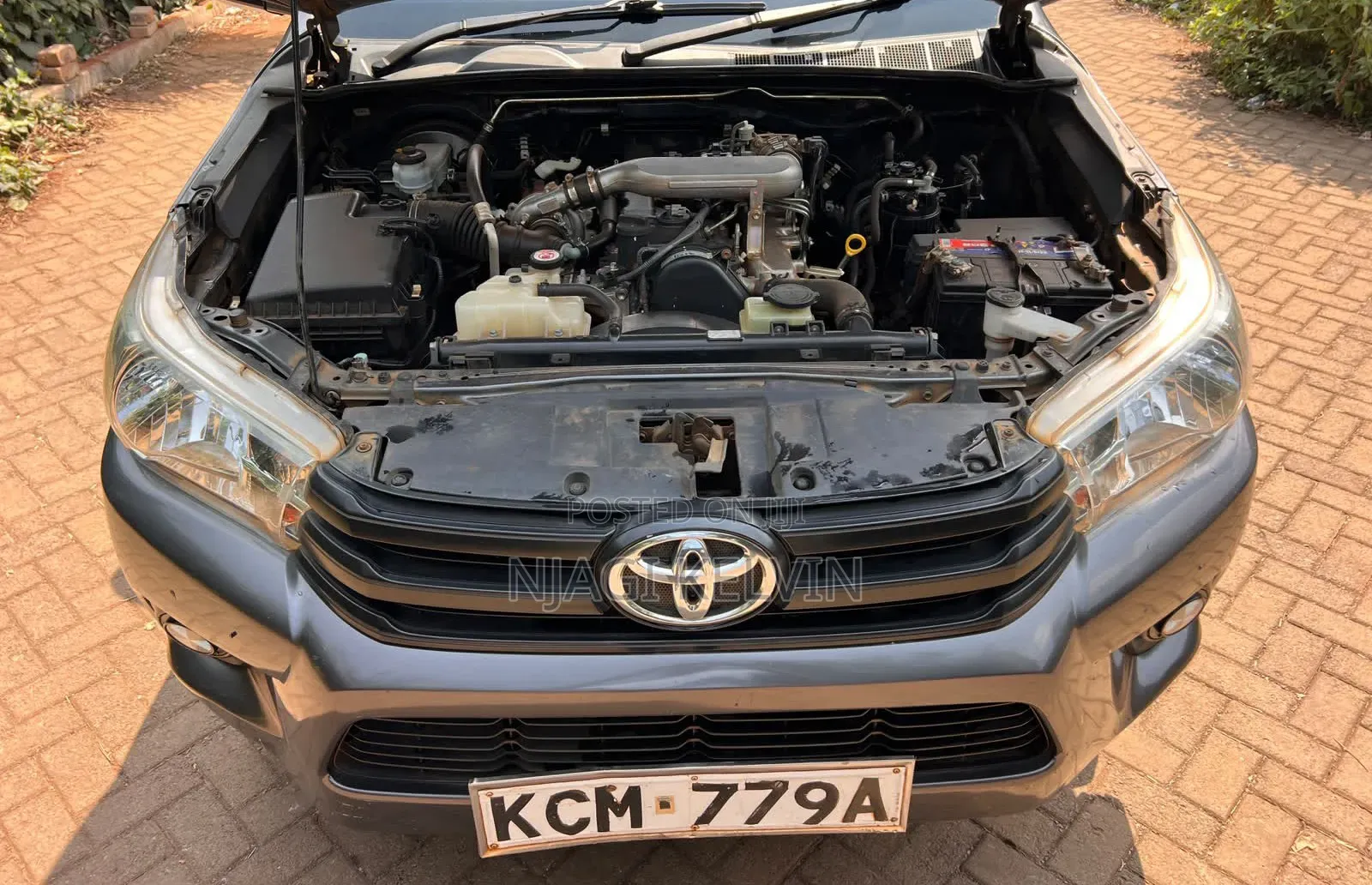 Toyota Hilux 2017 Gray