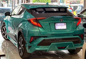 Toyota C-HR 2017 Green