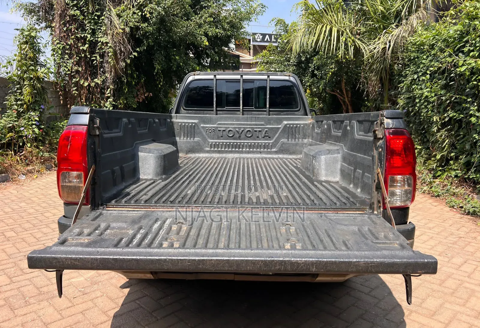 Toyota Hilux 2017 Gray