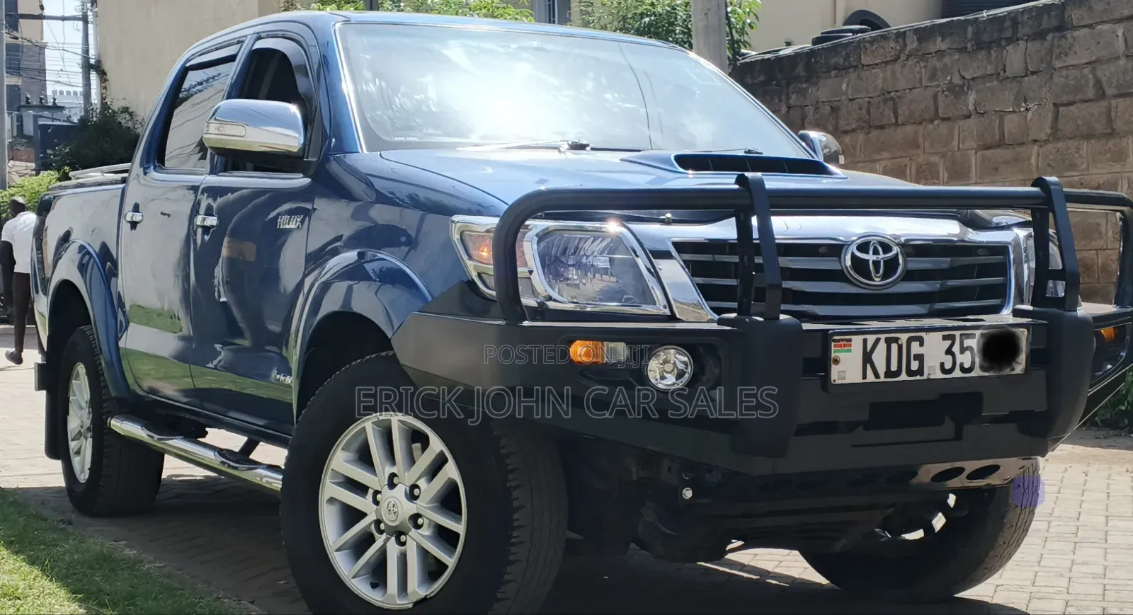Toyota Hilux 2014 Blue