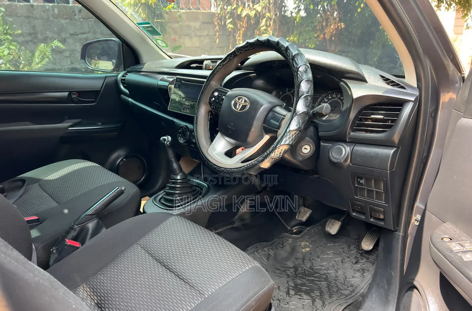 Toyota Hilux 2017 Gray