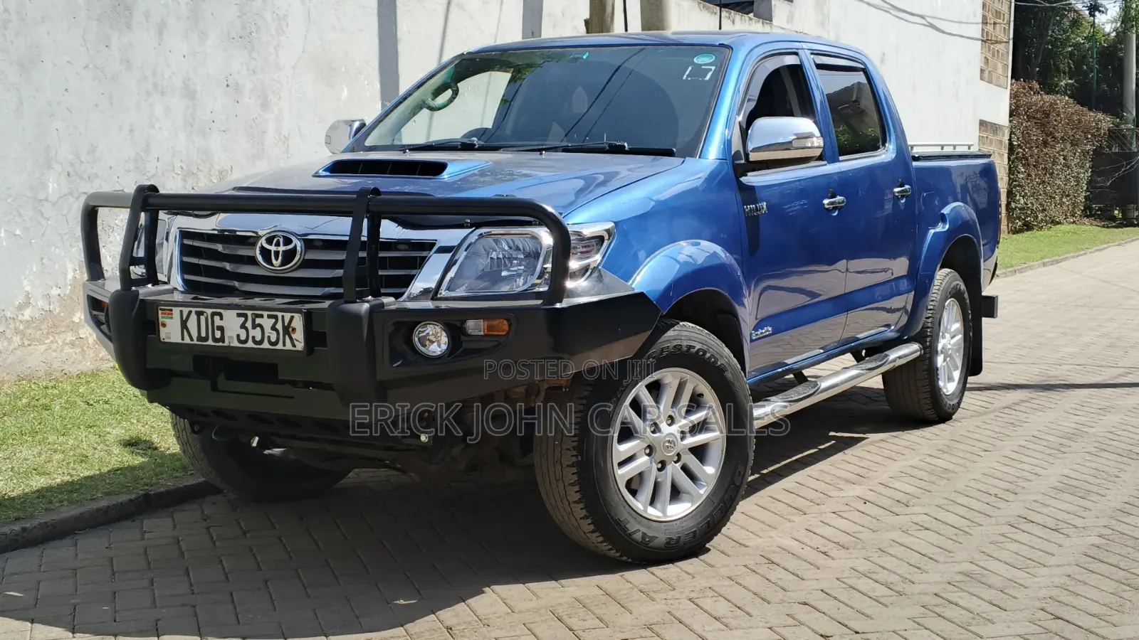Toyota Hilux 2014 Blue