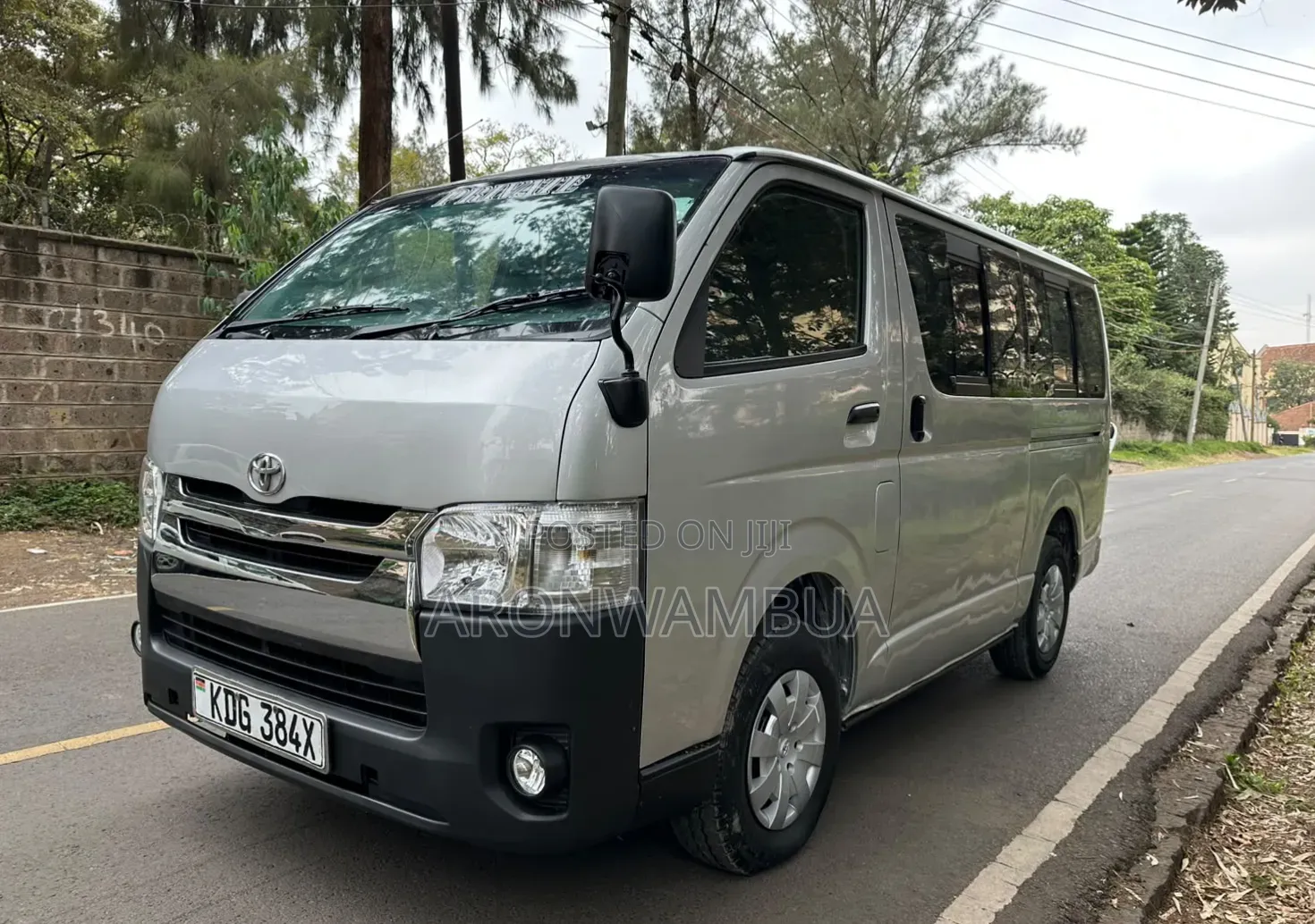 Toyota HiAce 2015 Silver