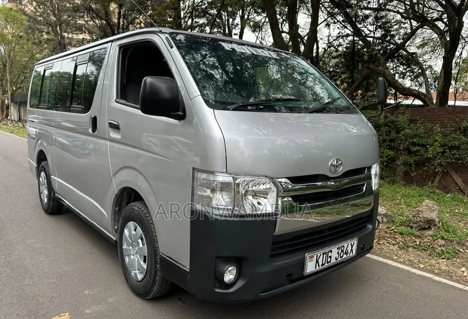 Toyota HiAce 2015 Silver