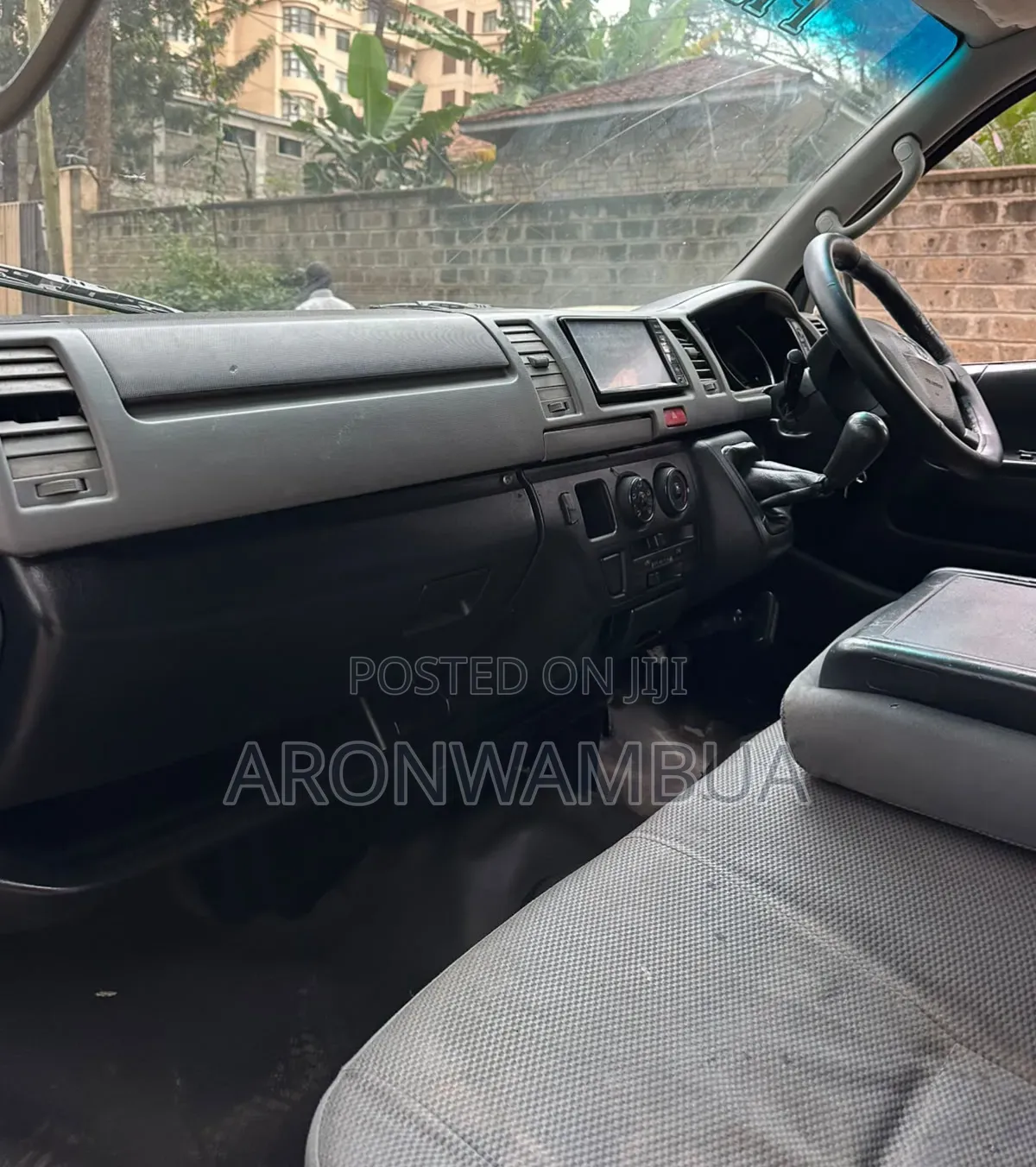 Toyota HiAce 2015 Silver