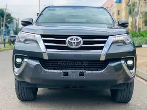 Toyota Fortuner 2019 Gray