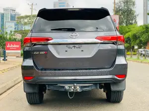 Toyota Fortuner 2019 Gray