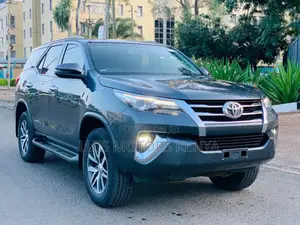 Toyota Fortuner 2019 Gray