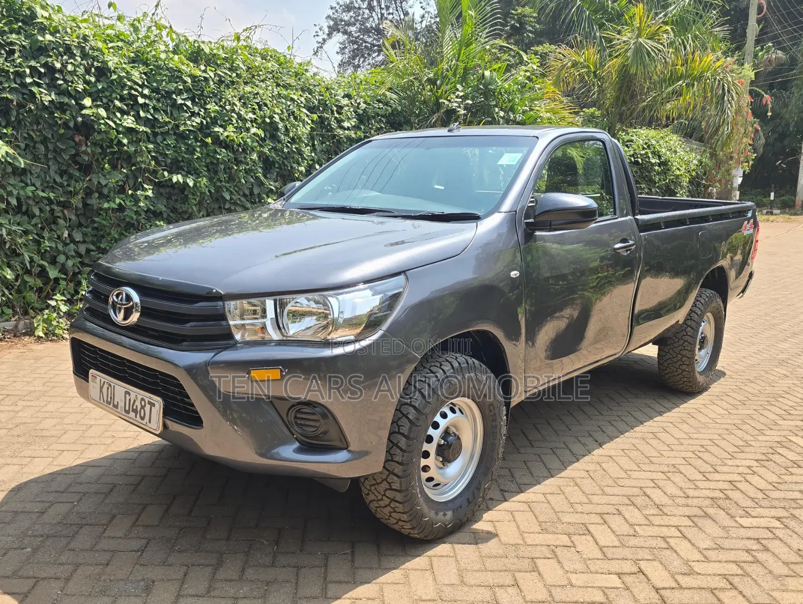 Toyota Hilux 2022 Gray