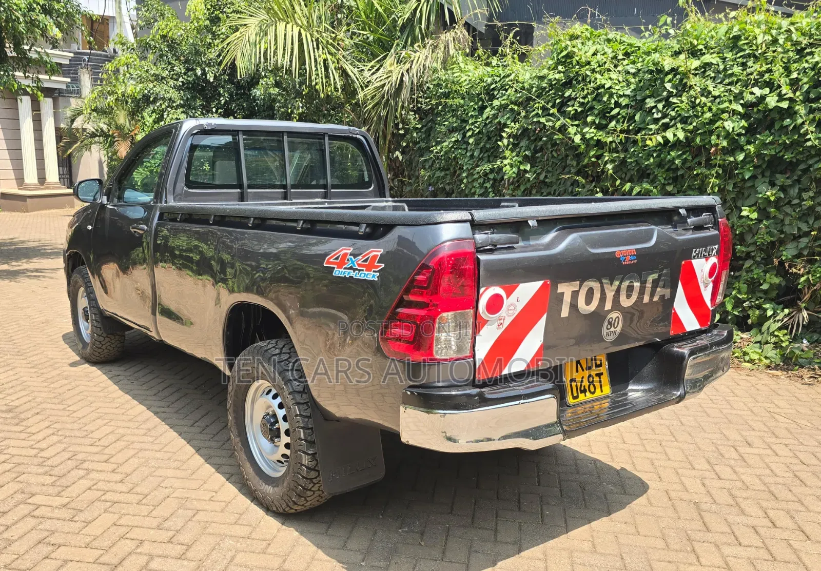 Toyota Hilux 2022 Gray
