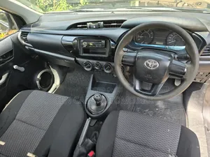 Toyota Hilux 2022 Gray