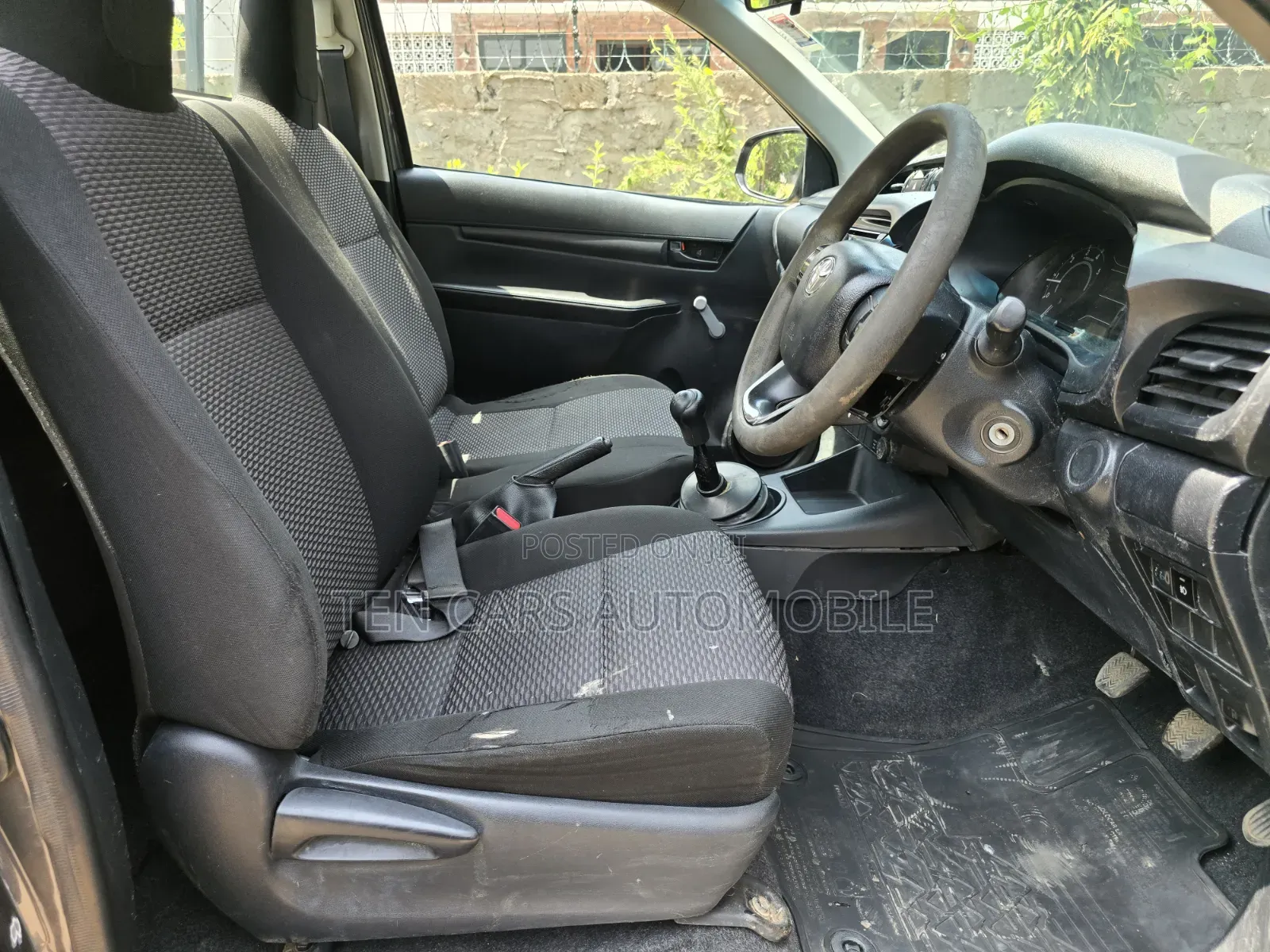 Toyota Hilux 2022 Gray
