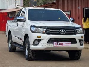 Toyota Hilux 2020 White