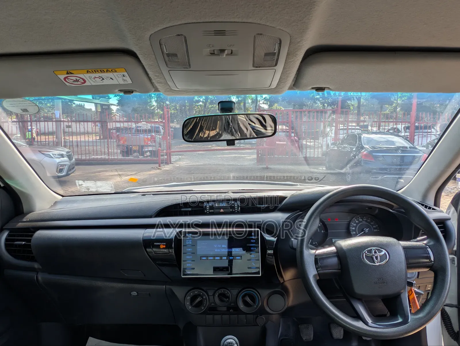 Toyota Hilux 2020 White
