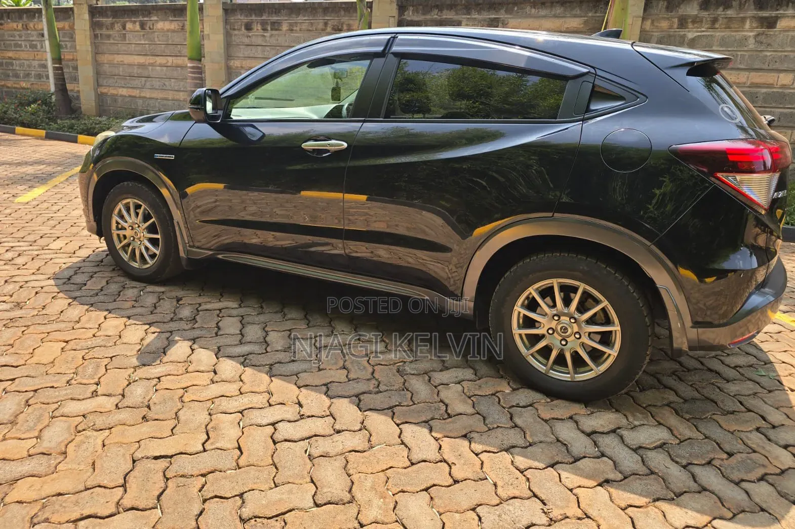 Honda Vezel 1.5 Hybrid 2WD 2018 Black