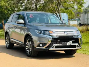 Mitsubishi Outlander 2019 Silver
