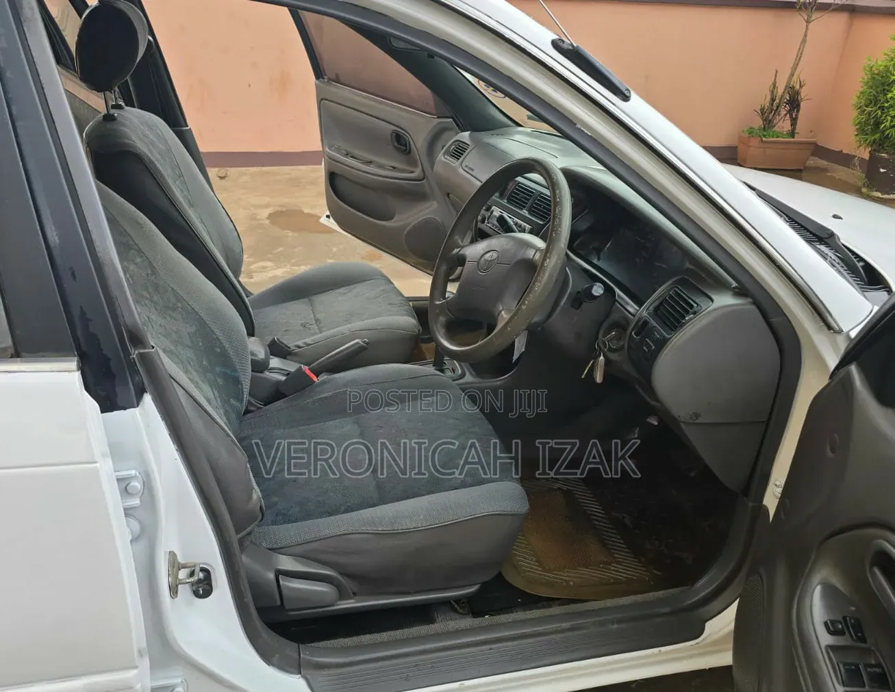 Toyota Corolla 1998 White