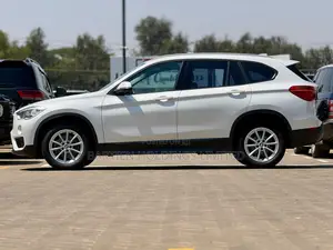 BMW X1 sDrive28i FWD 2019 White