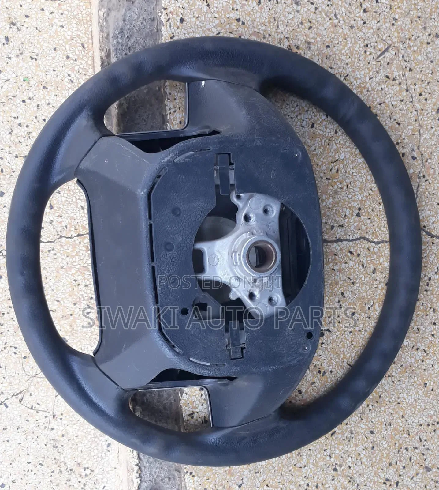 Toyota Noah ZR70 2010/2012 Stealing Wheel